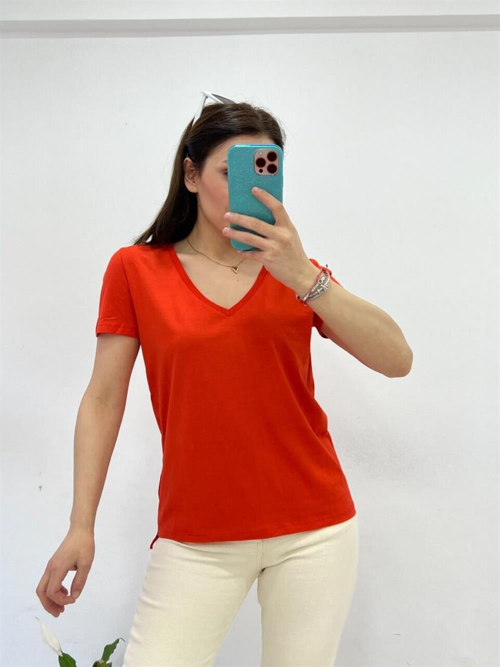 TURUNCU DİLVİN V YAKA BASİC TSHİRT