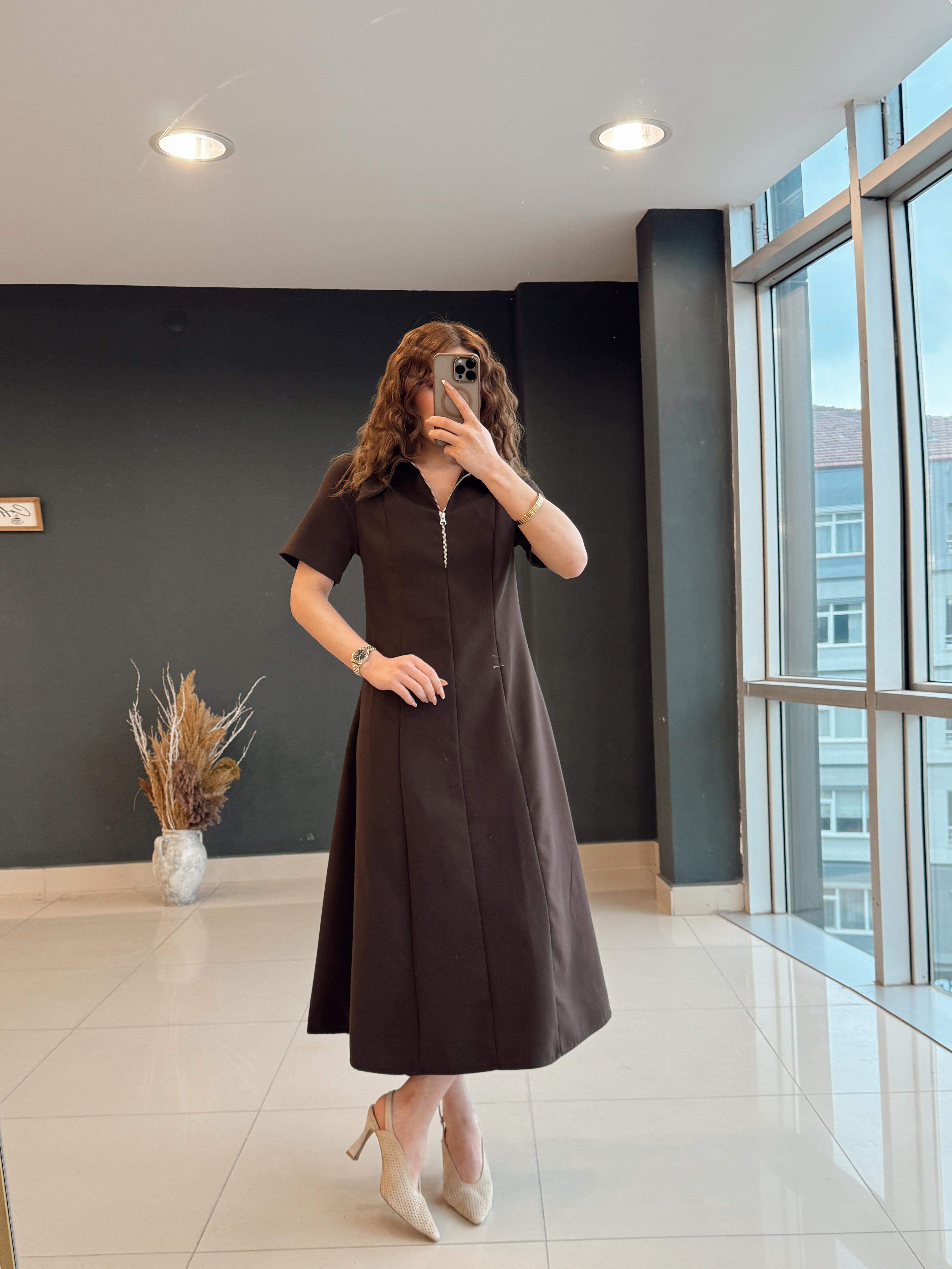 YAKA FERMUARLI ELBİSE KAHVE