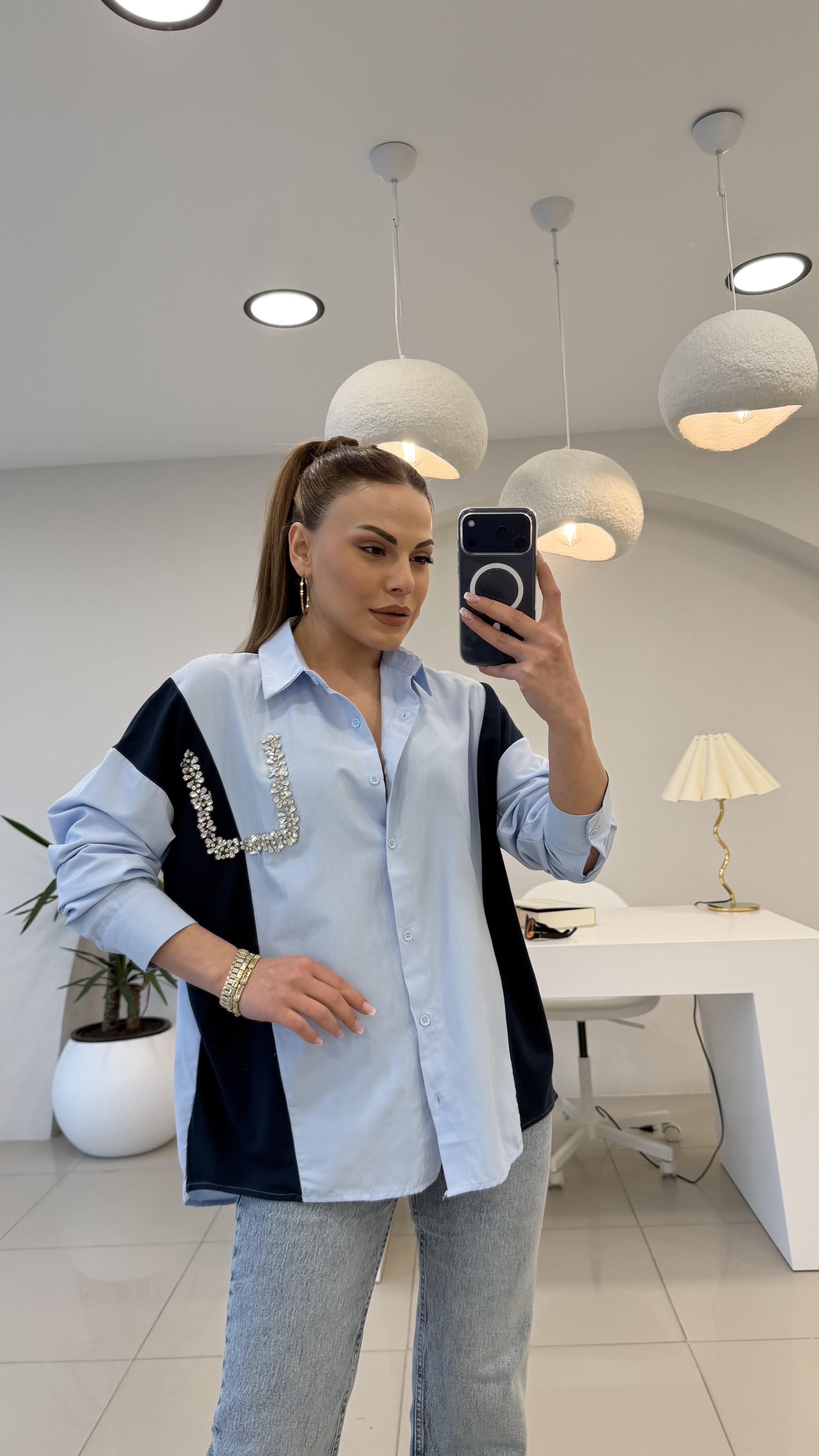 YANLARI LACİVERT  ŞERİTLİ TAŞLI POPLİN GÖMLEK MAVİ
