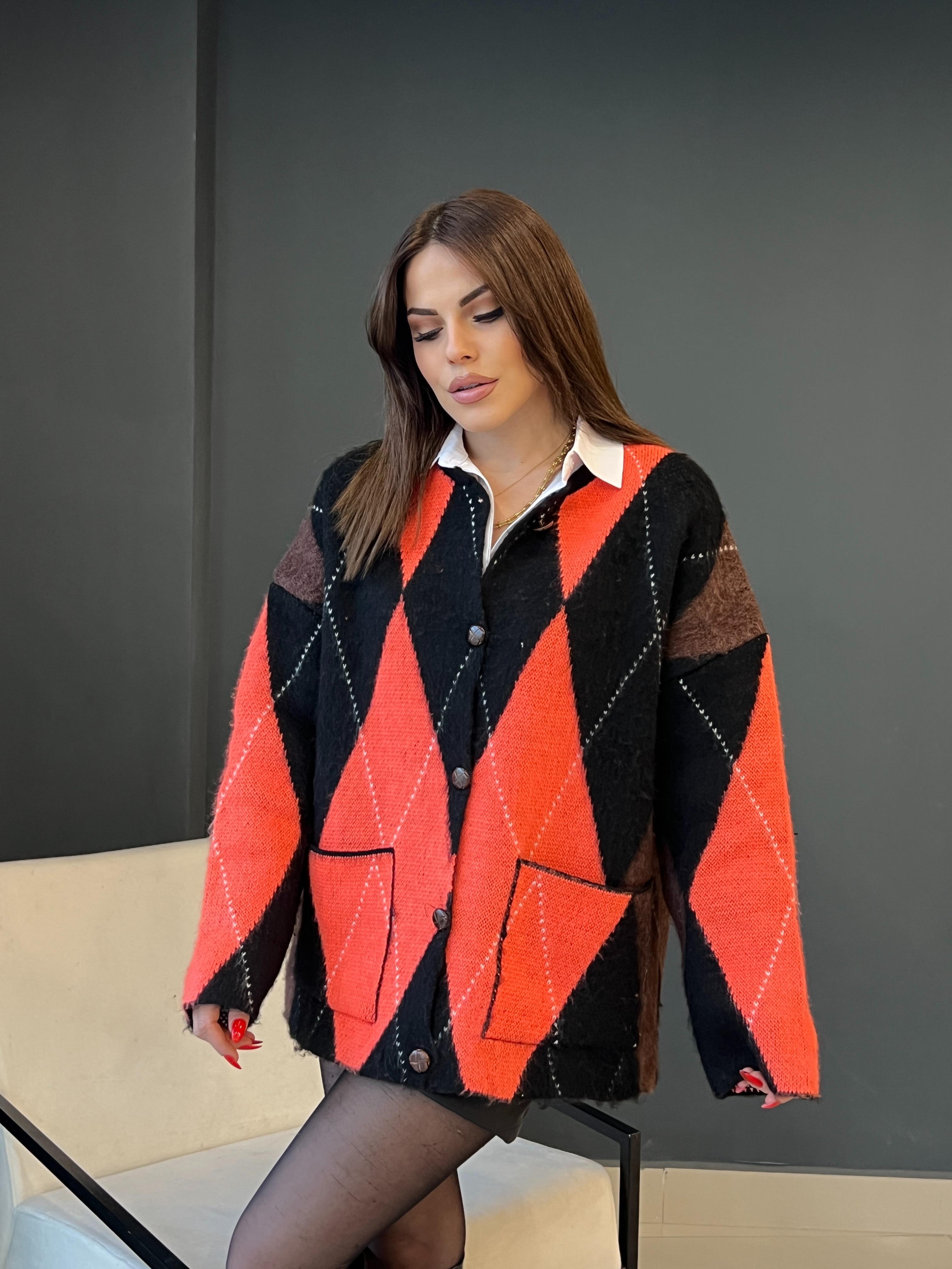 YUMOŞ BAKLAVA DESENLİ HIRKA SİYAH