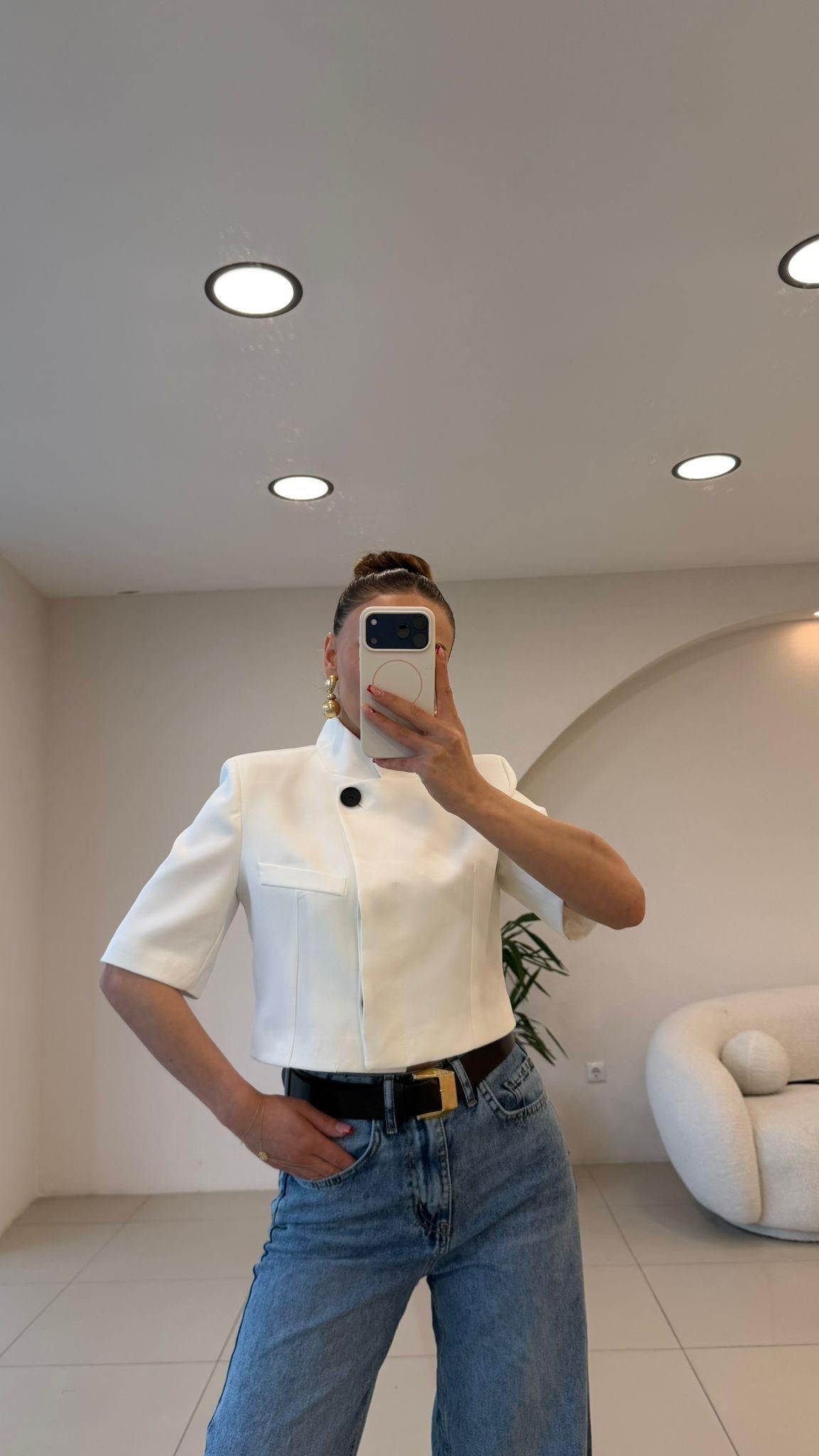 ZR MODEL DÜĞMELİ KISA CEKET BEYAZ