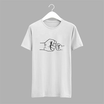 Siyah / Beyaz Tişört ( Yumruk )