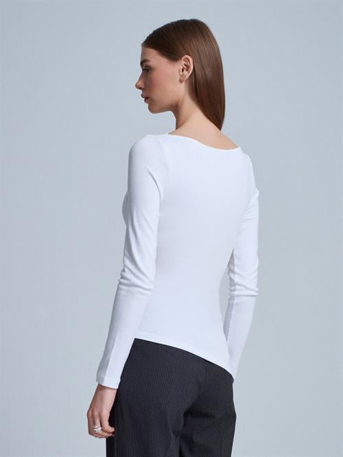  Wholesale Womens Ecru Boat Neck Gathered Top