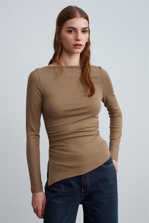  Wholesale Womens Mink Boat Neck Gathered Top