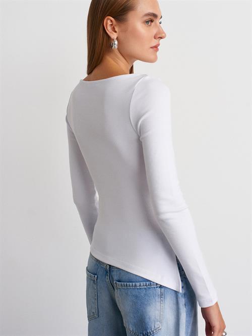  Wholesale Womens White Boat Neck Gathered Top