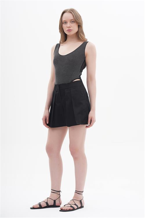 Sleeveless Boyd With Equally Designed Rhinestones