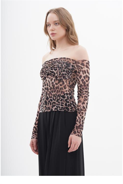071457 OFF SHOULDER LONG SLEEVE LEOPARD TULLE TOP
