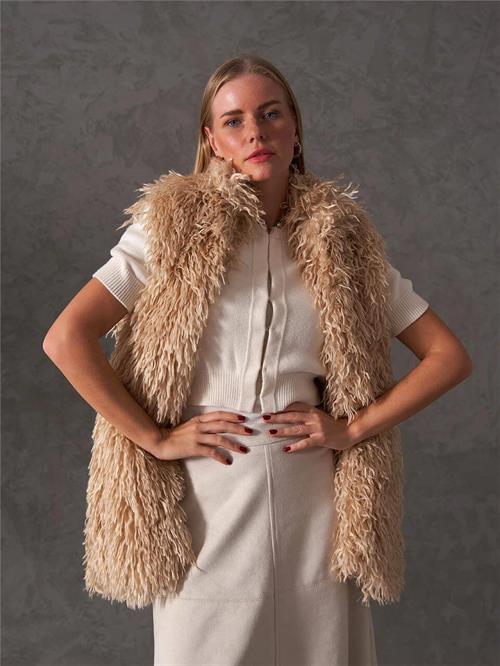 120553 Kolsuz Kürk Yelek