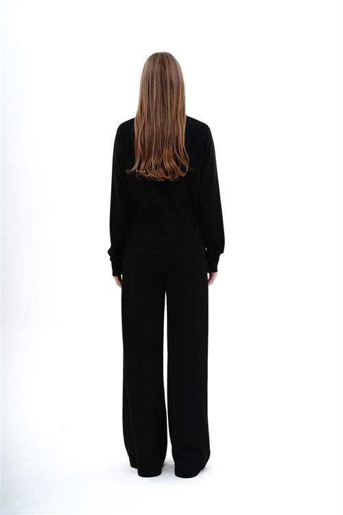 Wholesale Long Sleeve Zipper Sweater with Patch Pockets and Drawstring