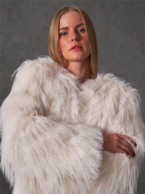 170453 Kısa Kürk Mont