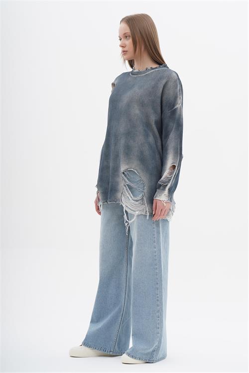 Oversized Destroyed Knit Sweater With Sprey Color