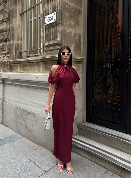 3069 BROŞLU ELBİSE