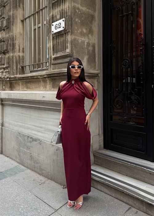 3069 BROŞLU ELBİSE