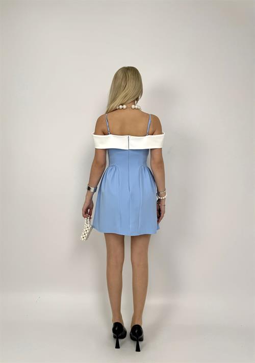 4006 ASKILI GÖGÜS ALERLİ KISA ELBİSE