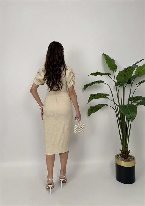 4026 KABARTMA POLYESTER ELBİSE