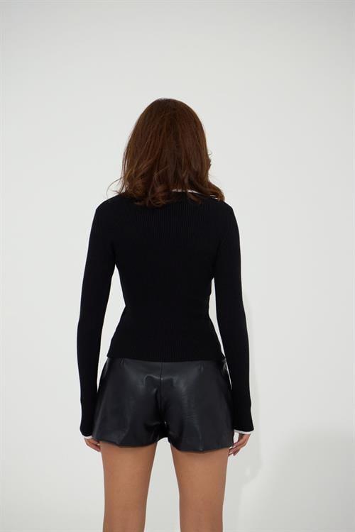 Knit Basic Neck Striped Sweater - Black-Ecru