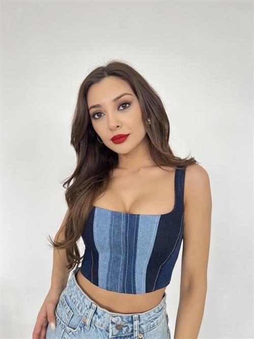 Wholesale Women Jeans Crop-Blue