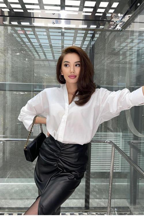 Wholesale Black Shirring Detailed Leather Skirt