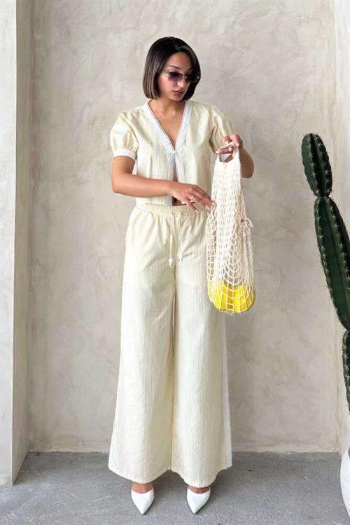 D 2869 Guipure Detailed Striped Pants - Yellow