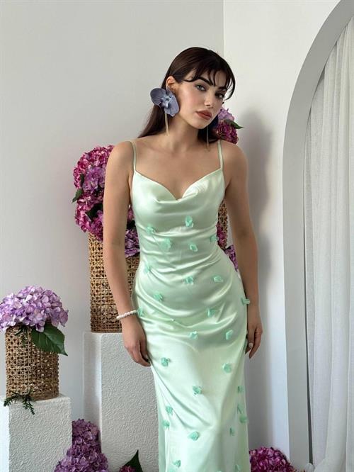 Dora Flower Detailed Dress