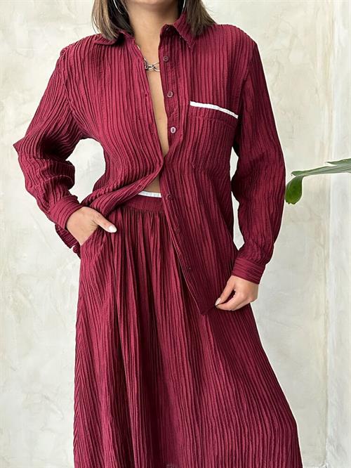 F 1909 PLEATED SHIRT WITH BOW DETAIL ON THE BACK - CLARET DETAILED