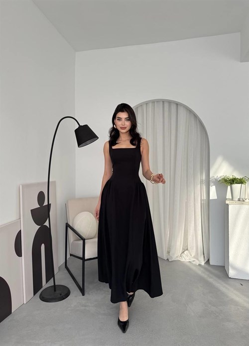 Heldi Pleated Dress - Black