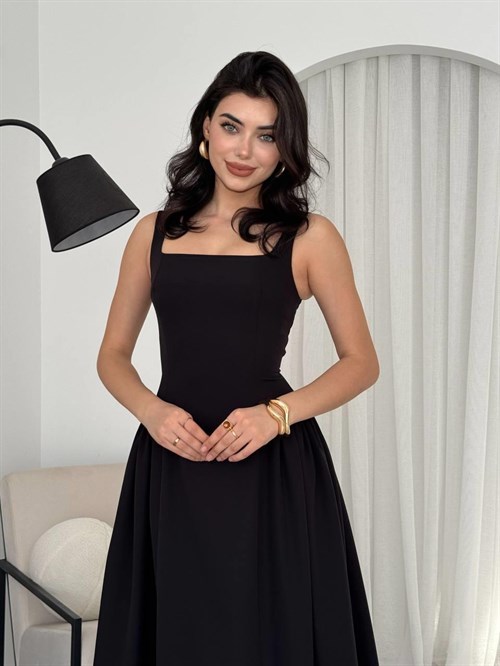 Heldi Pleated Dress - Black