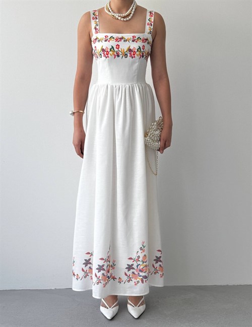 Juen Embroidered Detail Dress