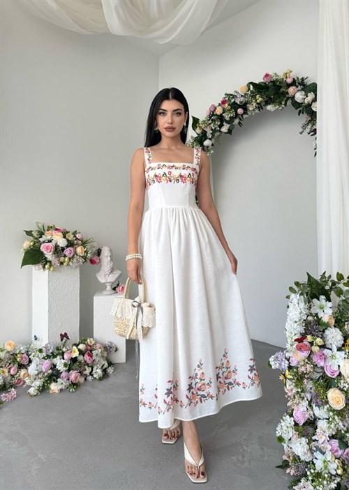 Juen Embroidered Detail Dress