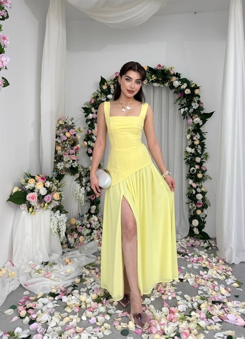 Luen Dress with Slit Detail
