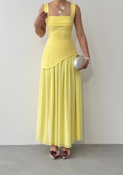 Luen Dress with Slit Detail