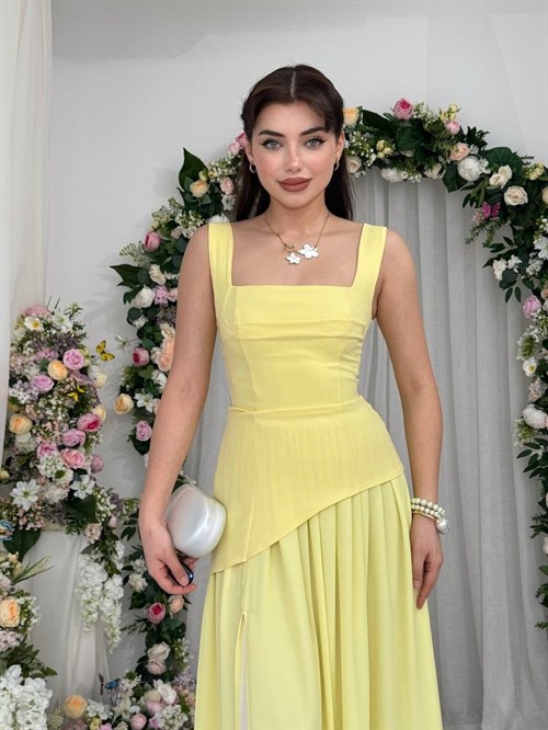 Luen Dress with Slit Detail