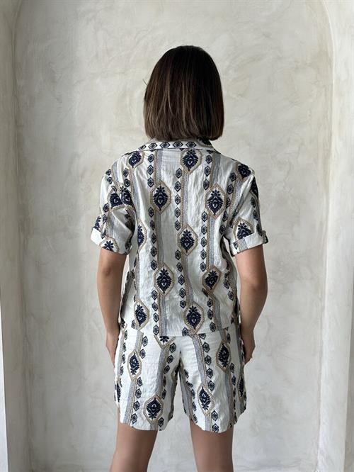 Nakışlı Şort - Taş Topshow