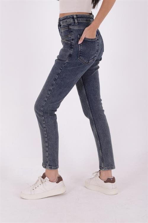Wholesale Cut-Off Jeans with A Front