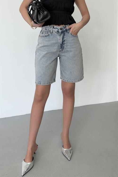 Wholesale Mid-Size Denim Shorts