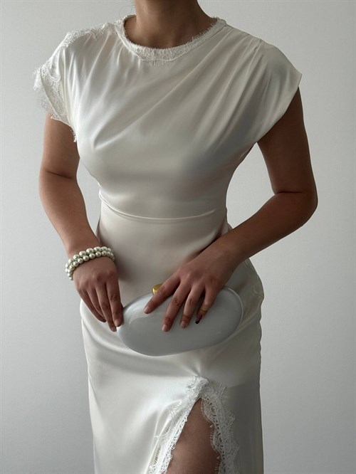 Peam Dress with Slit Detail