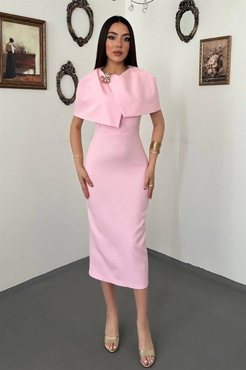 Pembe Tek Tokalı Pelerinli Elbise