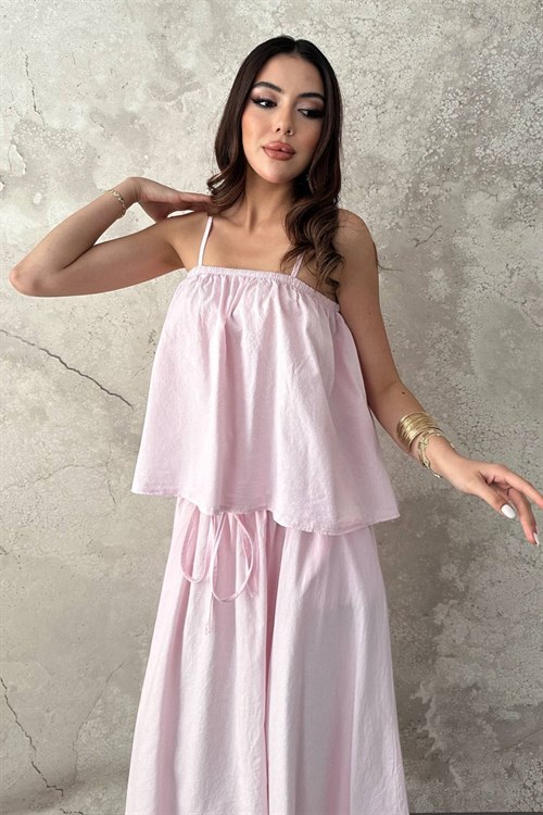 Pembe Volanlı Bluz Ve Etek Takım
