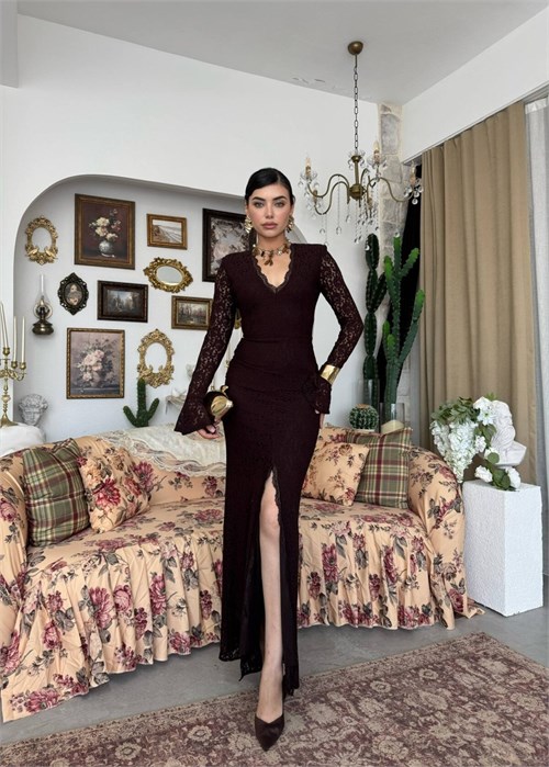 Ruyon Dress with Slit Detail