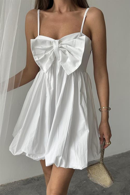 Toptan Beyaz Önü Fiyonklu Askılı Elbise