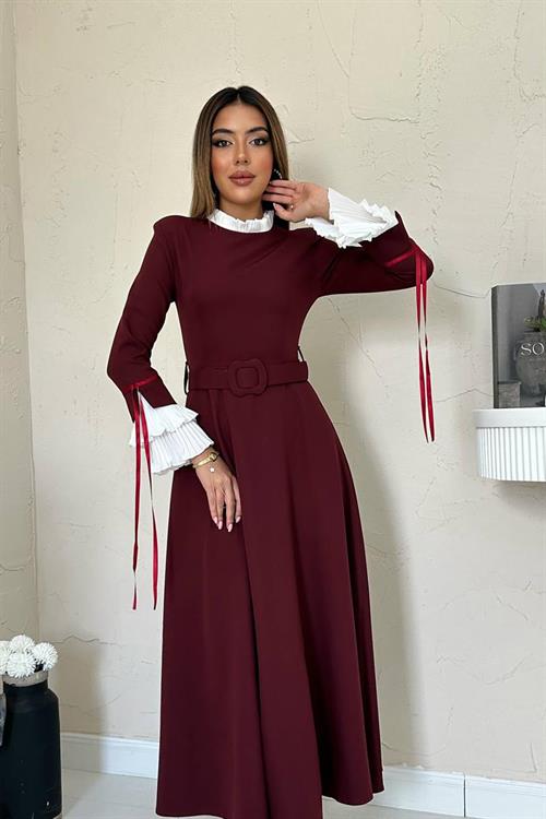 Bordo Yaka Ve Kollerı Pileli Elbise