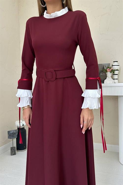 Bordo Yaka Ve Kollerı Pileli Elbise