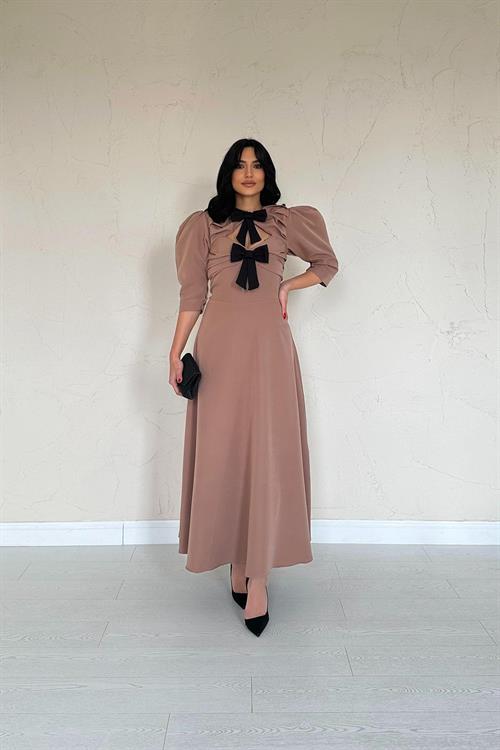 Toptan Camel Ön Dekolteli Fiyonk Garnili Uzun Elbise