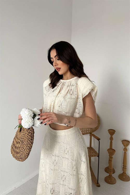 Toptan Ekru Dantelli Bluz Ve Etek Takım