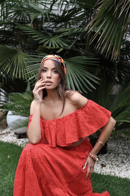 Toptan Kırmızı Omzu Lastikli Brode Elbise