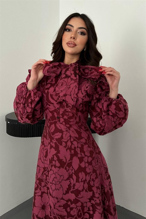 Toptan Mürdüm Yakası Fular Detaylı Elbise