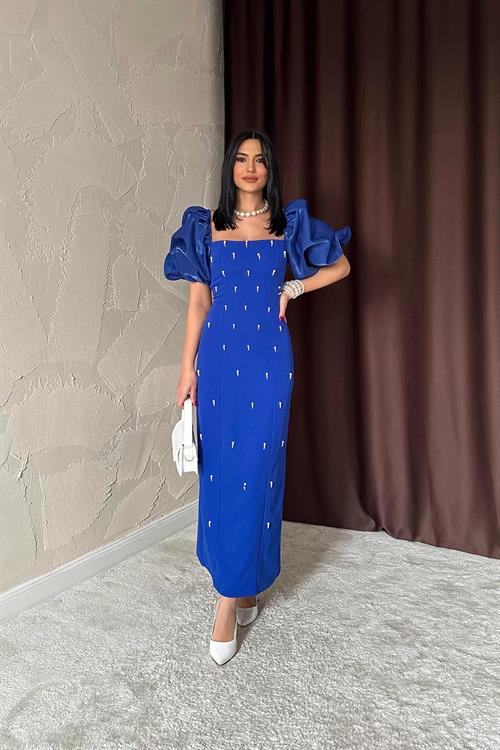 Toptan Saks İşlemeli Kolu Garnili Elbise