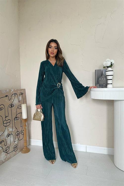 Wholesale Emerald Green Buckle Detailed Pleated Set
