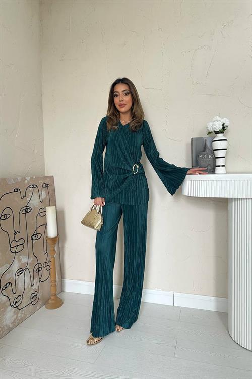 Wholesale Emerald Green Buckle Detailed Pleated Set