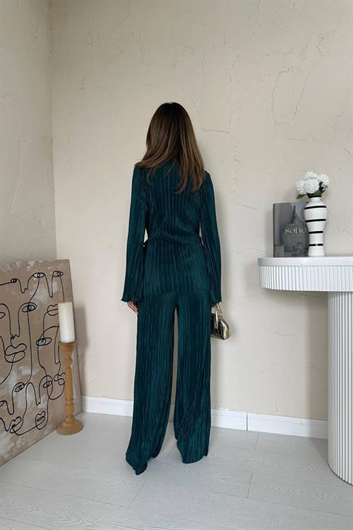 Wholesale Emerald Green Buckle Detailed Pleated Set